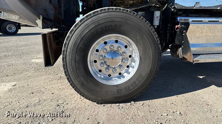 image for item EM2476 2005 Kenworth W900 dump truck