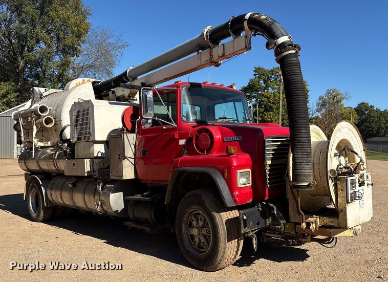 image for item EM6113 1995 Ford LN8000 sewer jetter truck