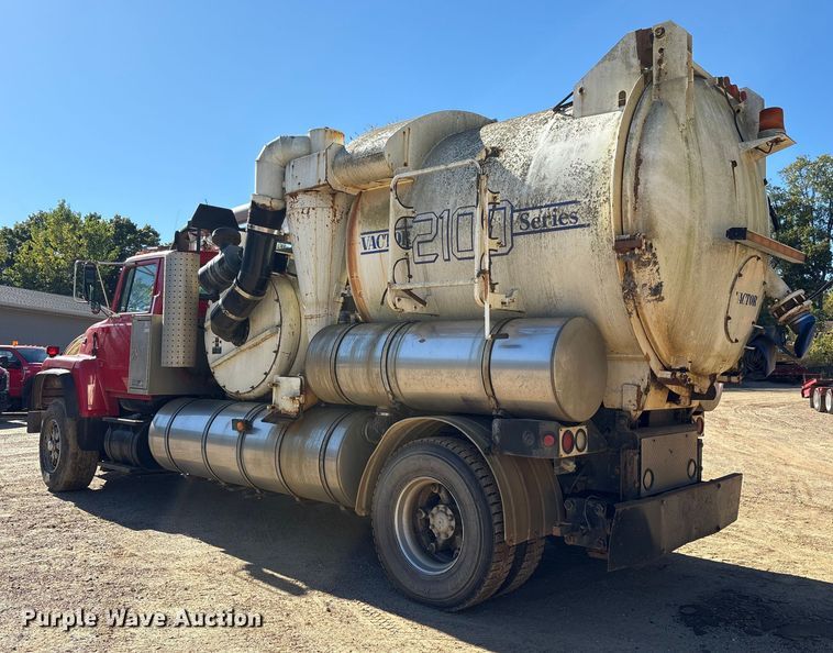 image for item EM6113 1995 Ford LN8000 sewer jetter truck