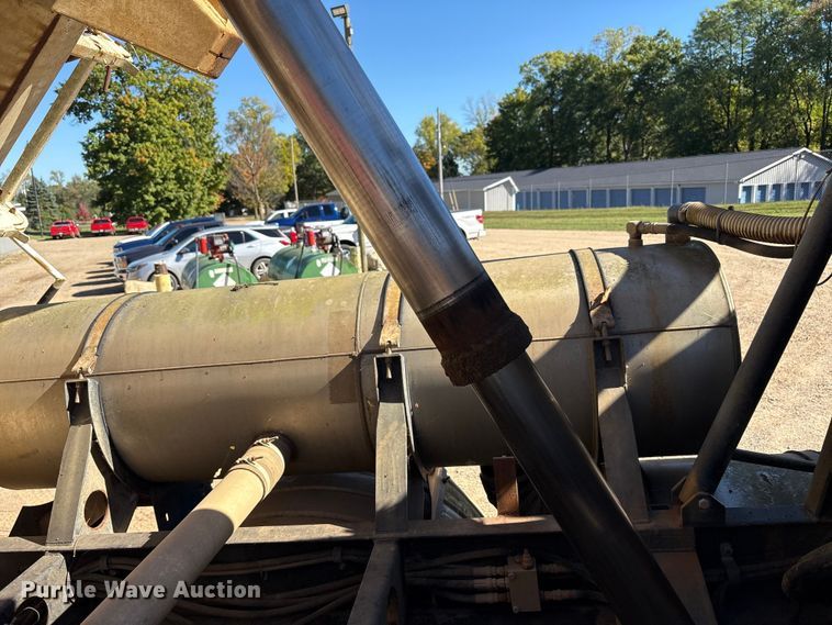 image for item EM6113 1995 Ford LN8000 sewer jetter truck