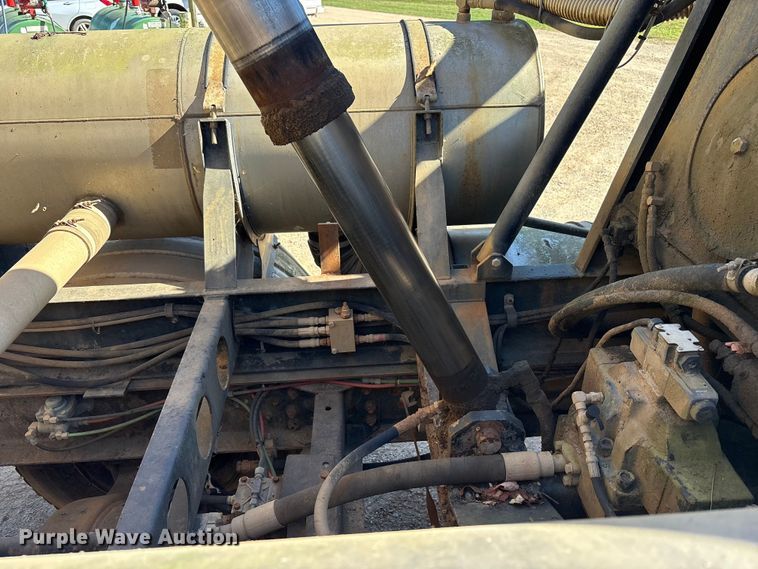 image for item EM6113 1995 Ford LN8000 sewer jetter truck