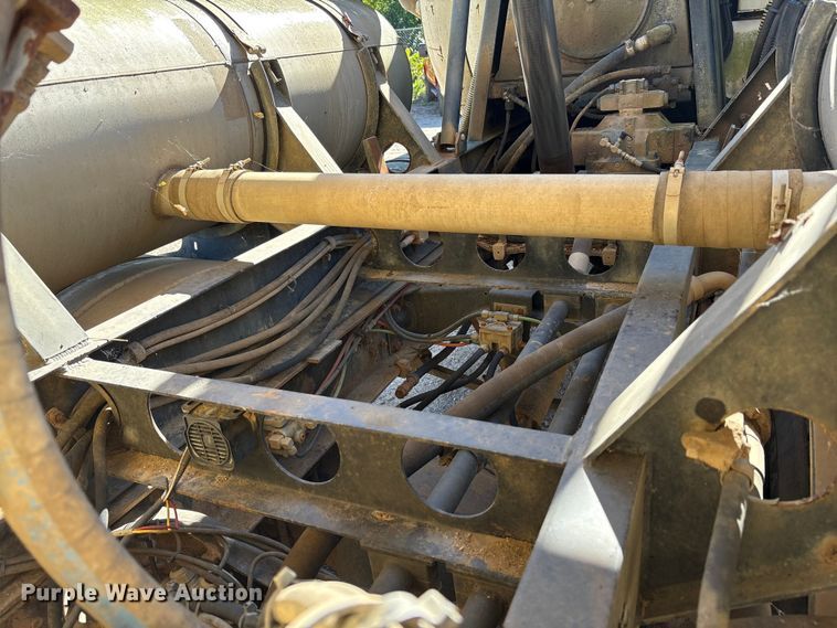 image for item EM6113 1995 Ford LN8000 sewer jetter truck