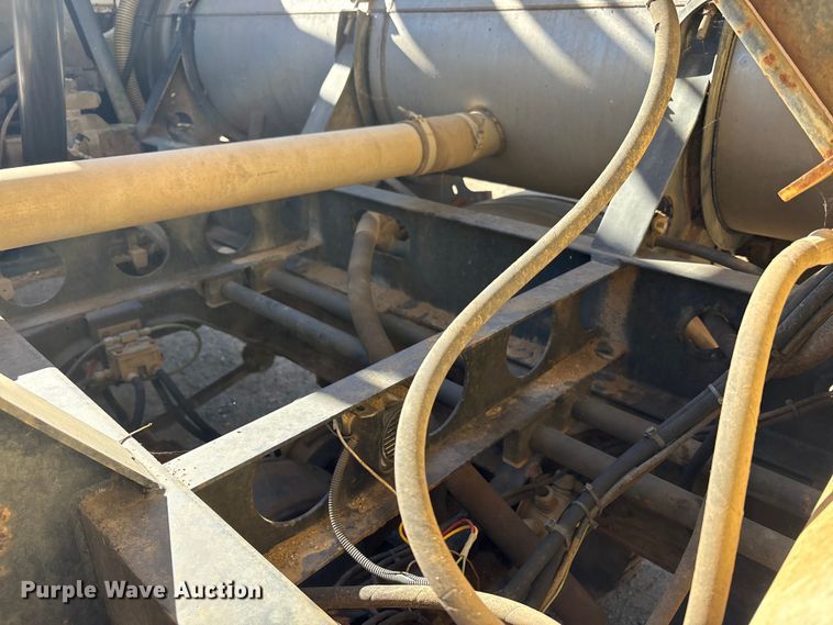 image for item EM6113 1995 Ford LN8000 sewer jetter truck