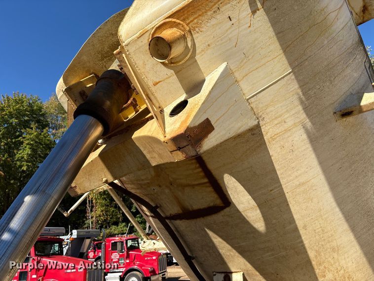 image for item EM6113 1995 Ford LN8000 sewer jetter truck