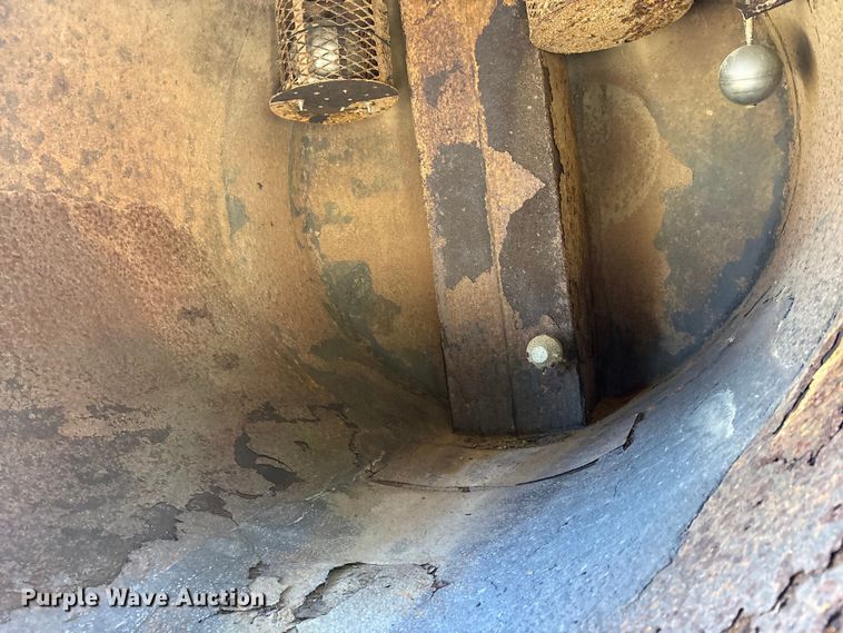 image for item EM6113 1995 Ford LN8000 sewer jetter truck