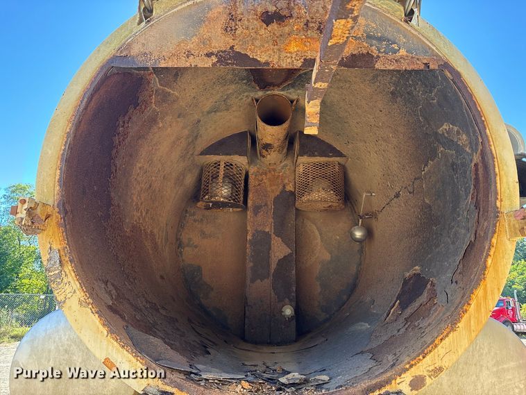 image for item EM6113 1995 Ford LN8000 sewer jetter truck