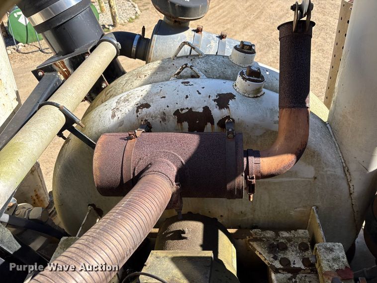 image for item EM6113 1995 Ford LN8000 sewer jetter truck