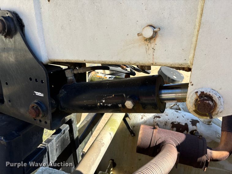 image for item EM6113 1995 Ford LN8000 sewer jetter truck