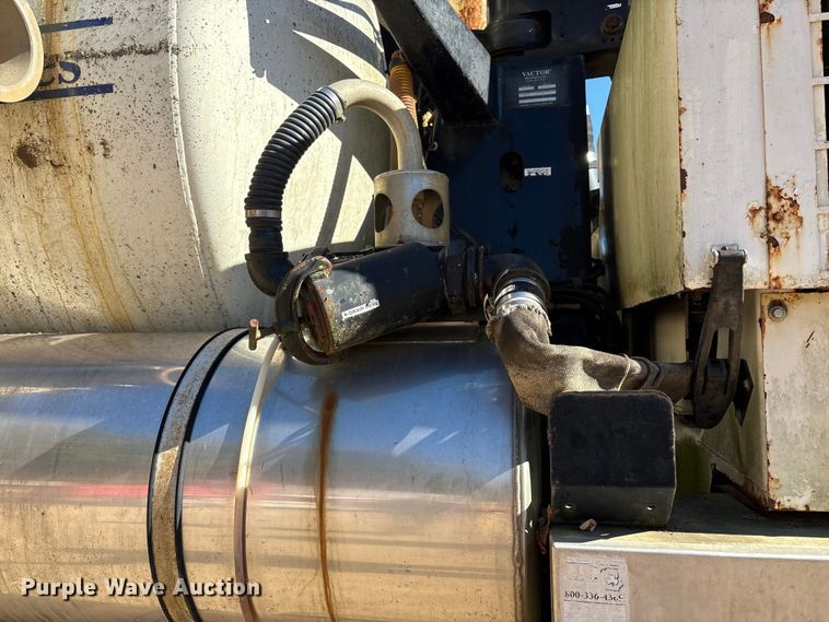 image for item EM6113 1995 Ford LN8000 sewer jetter truck