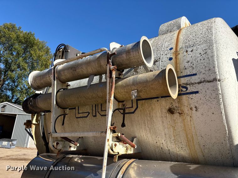 image for item EM6113 1995 Ford LN8000 sewer jetter truck