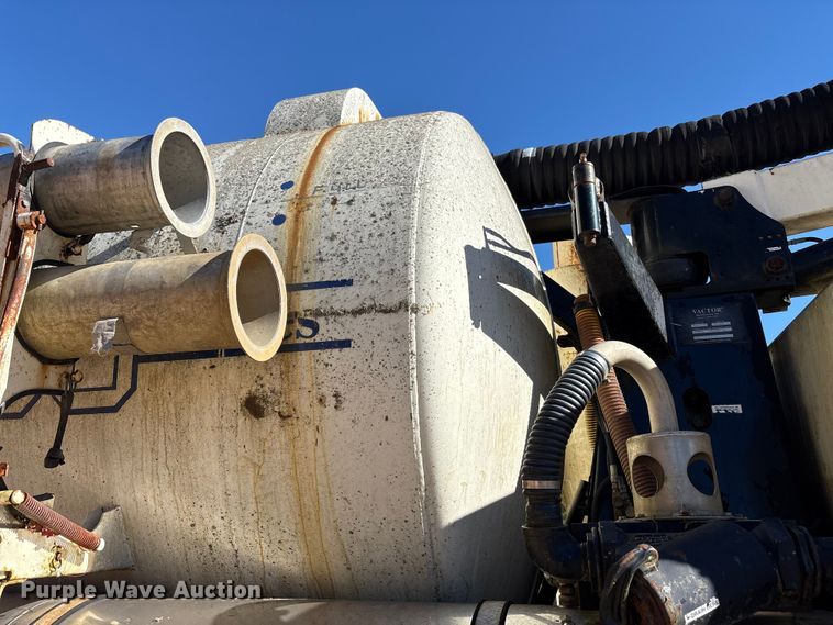 image for item EM6113 1995 Ford LN8000 sewer jetter truck