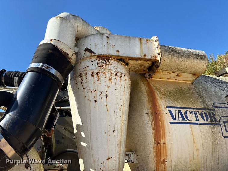 image for item EM6113 1995 Ford LN8000 sewer jetter truck