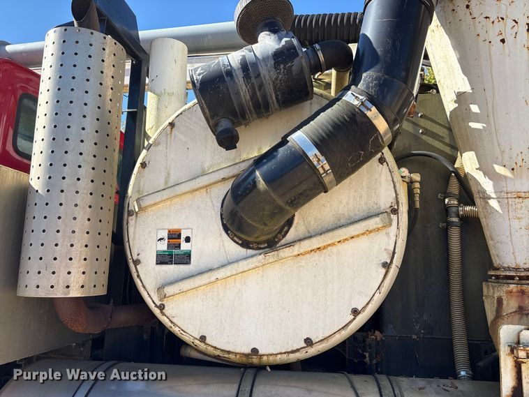 image for item EM6113 1995 Ford LN8000 sewer jetter truck