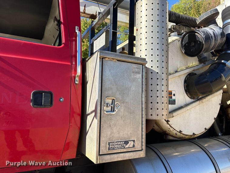 image for item EM6113 1995 Ford LN8000 sewer jetter truck