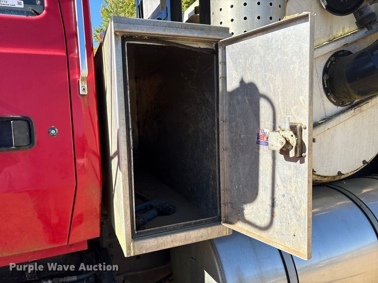 image for item EM6113 1995 Ford LN8000 sewer jetter truck