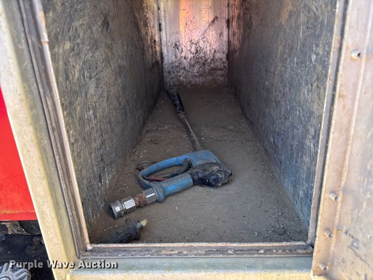 image for item EM6113 1995 Ford LN8000 sewer jetter truck