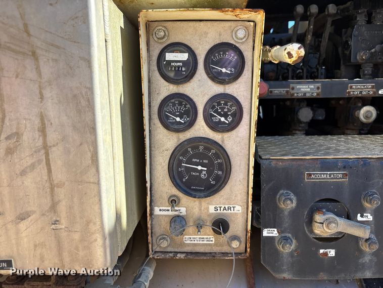 image for item EM6113 1995 Ford LN8000 sewer jetter truck