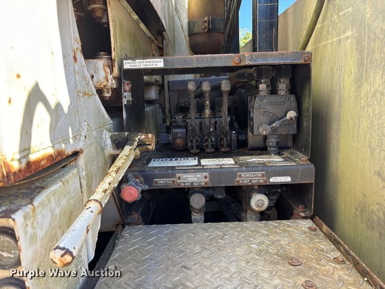 image for item EM6113 1995 Ford LN8000 sewer jetter truck