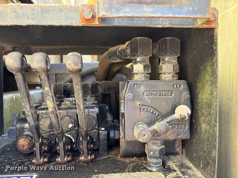 image for item EM6113 1995 Ford LN8000 sewer jetter truck