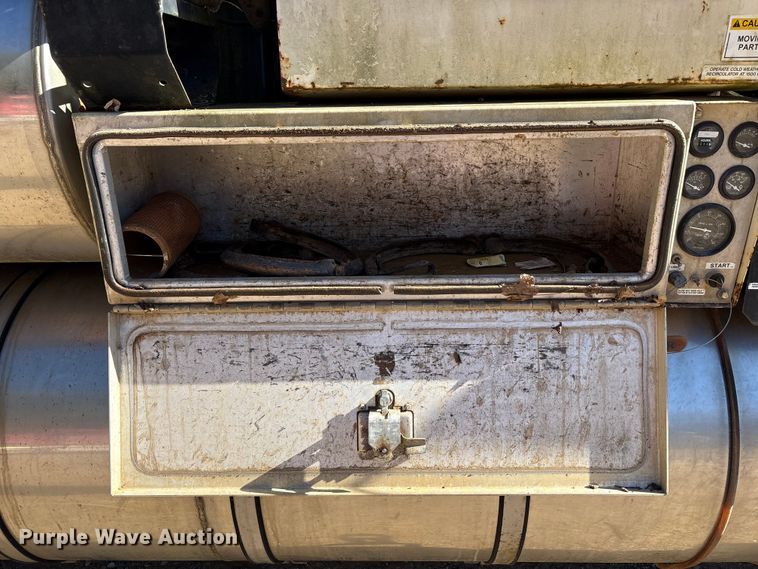 image for item EM6113 1995 Ford LN8000 sewer jetter truck