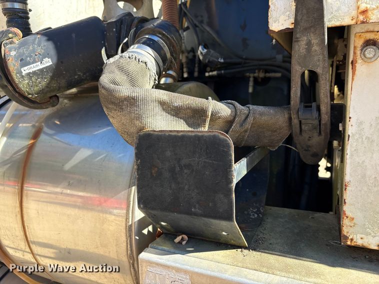 image for item EM6113 1995 Ford LN8000 sewer jetter truck