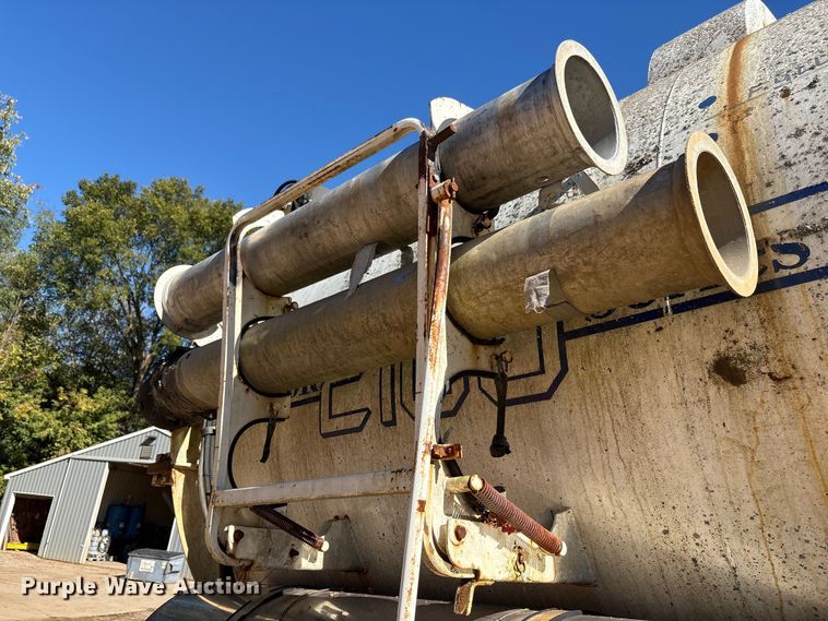 image for item EM6113 1995 Ford LN8000 sewer jetter truck