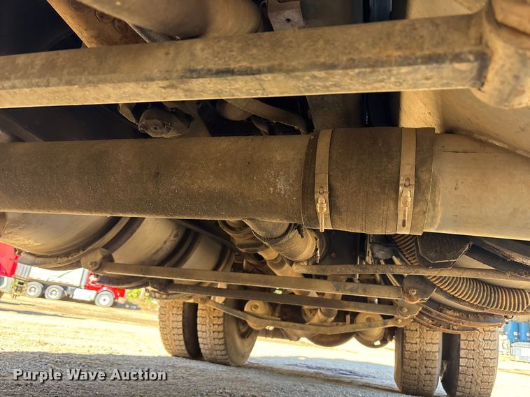 image for item EM6113 1995 Ford LN8000 sewer jetter truck