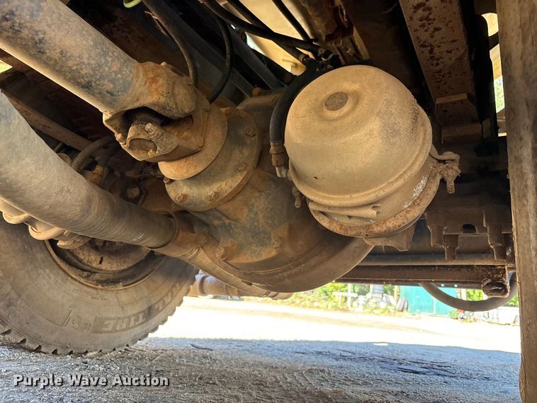 image for item EM6113 1995 Ford LN8000 sewer jetter truck