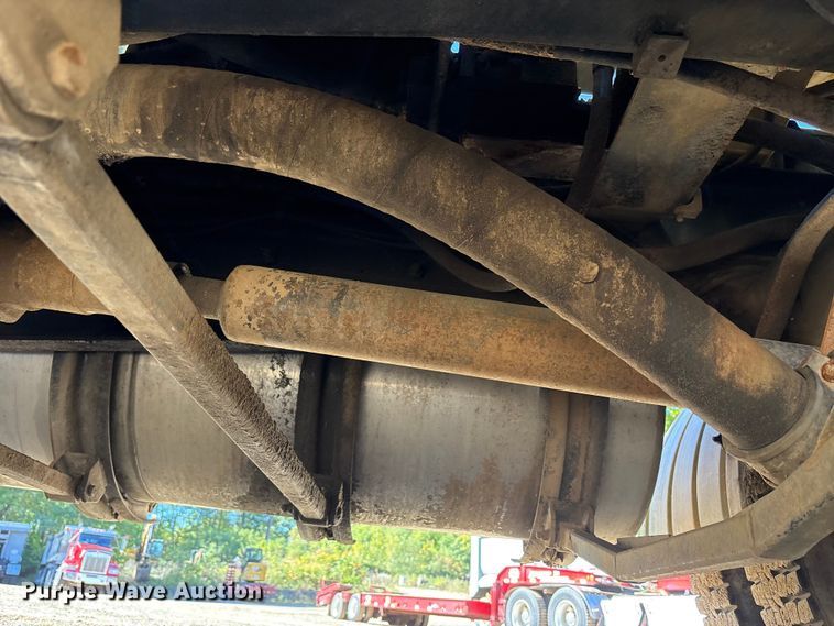 image for item EM6113 1995 Ford LN8000 sewer jetter truck