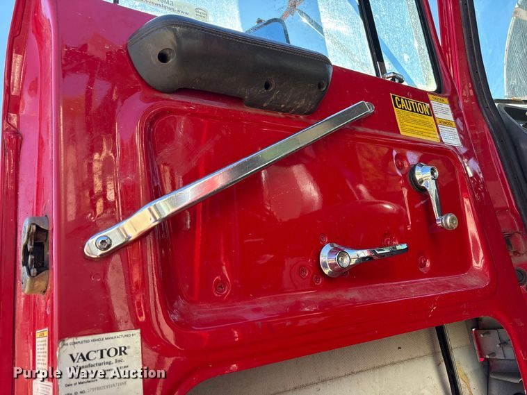 image for item EM6113 1995 Ford LN8000 sewer jetter truck