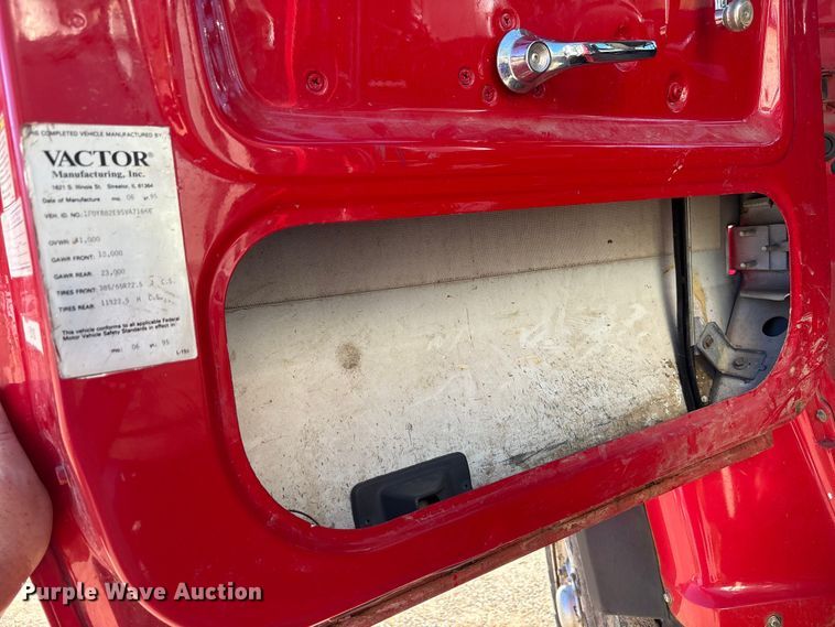 image for item EM6113 1995 Ford LN8000 sewer jetter truck