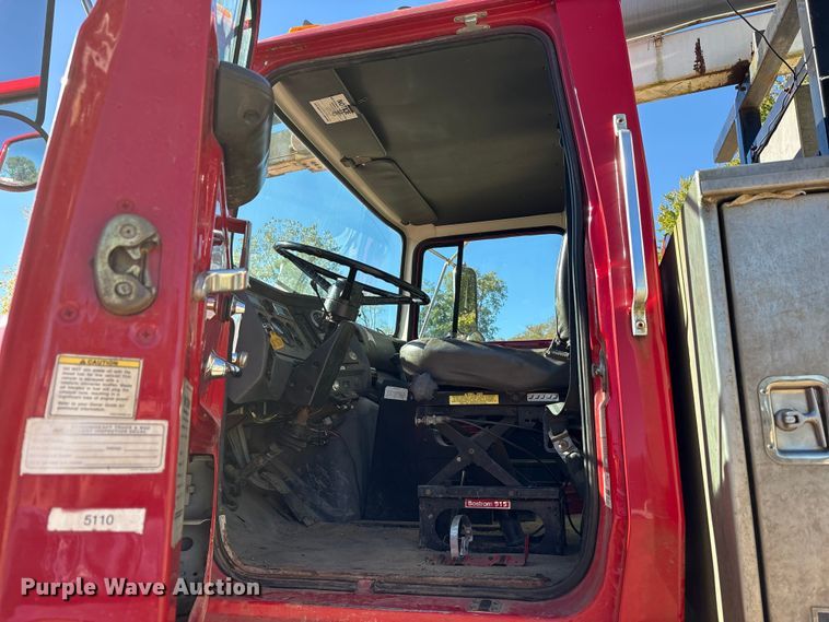 image for item EM6113 1995 Ford LN8000 sewer jetter truck