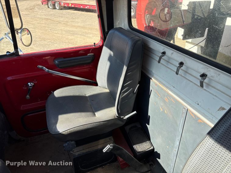 image for item EM6113 1995 Ford LN8000 sewer jetter truck