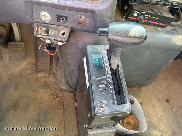 image for item EM6113 1995 Ford LN8000 sewer jetter truck