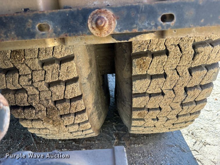 image for item EM6113 1995 Ford LN8000 sewer jetter truck