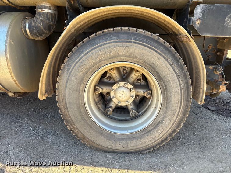 image for item EM6113 1995 Ford LN8000 sewer jetter truck