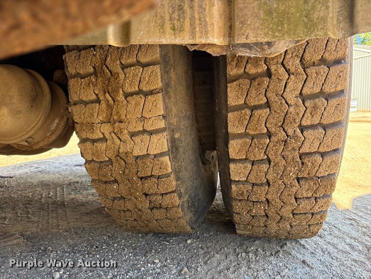 image for item EM6113 1995 Ford LN8000 sewer jetter truck