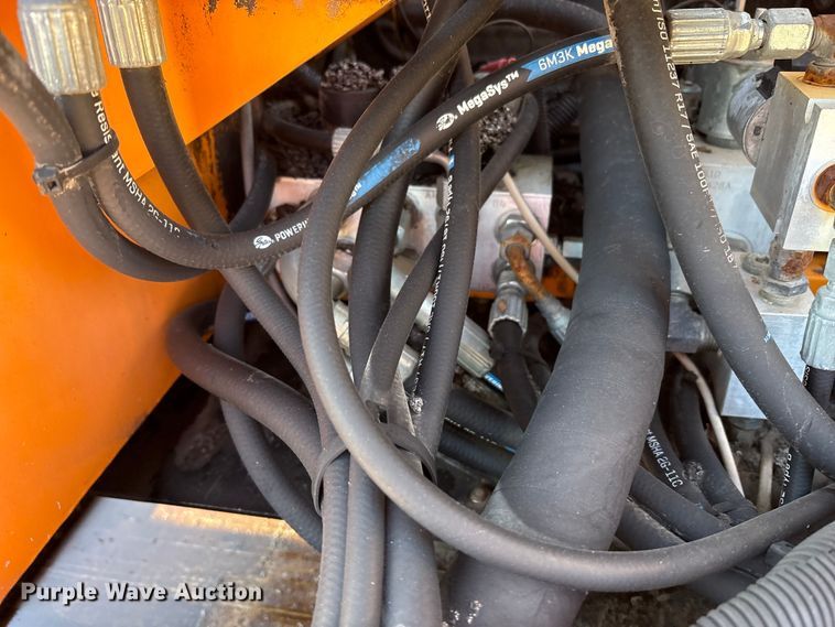 image for item EM6128 2012 Lee-Boy 8500B paver