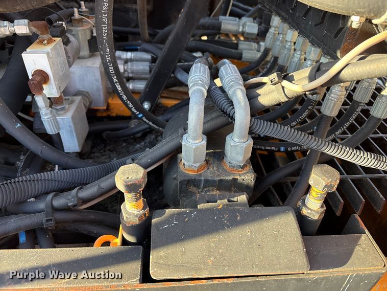 image for item EM6128 2012 Lee-Boy 8500B paver