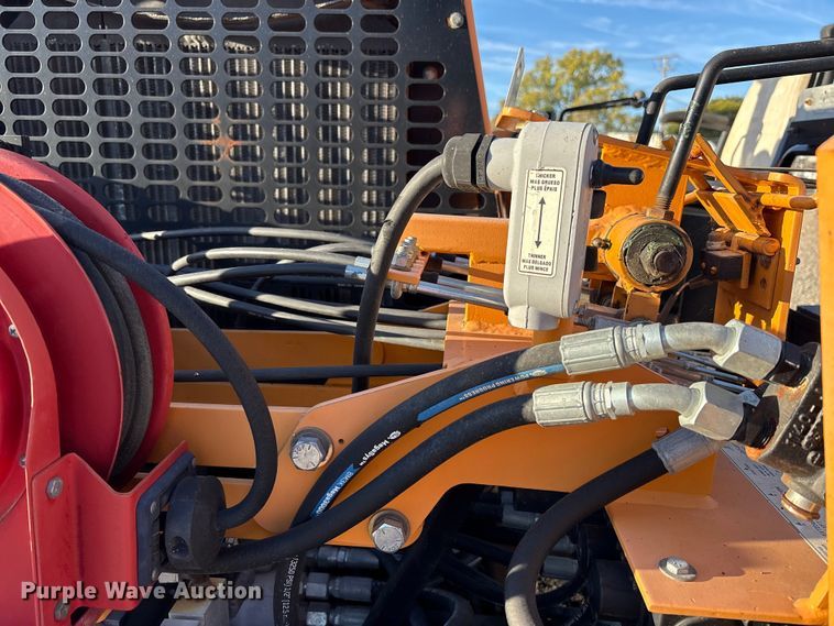 image for item EM6128 2012 Lee-Boy 8500B paver