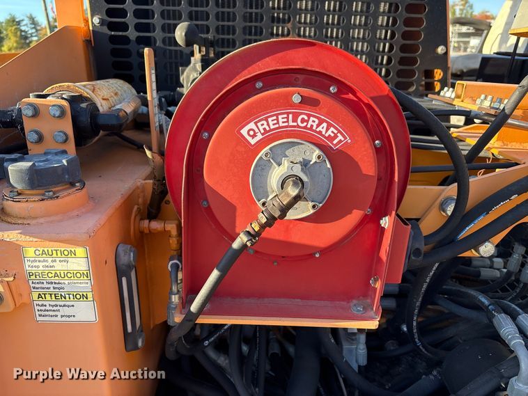 image for item EM6128 2012 Lee-Boy 8500B paver