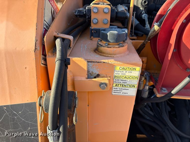 image for item EM6128 2012 Lee-Boy 8500B paver