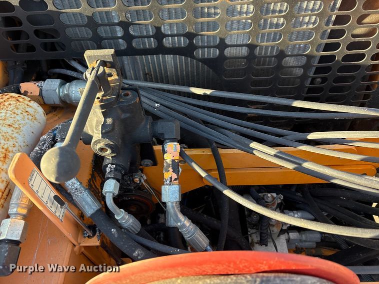 image for item EM6128 2012 Lee-Boy 8500B paver