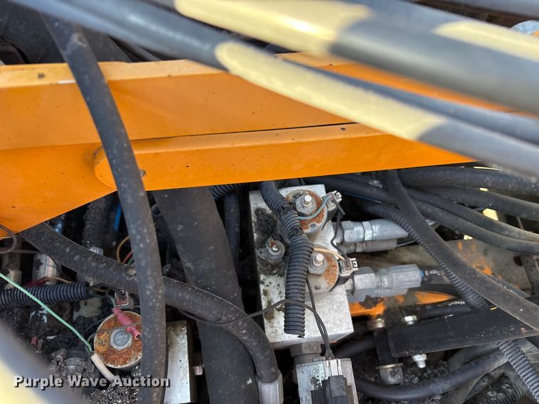 image for item EM6128 2012 Lee-Boy 8500B paver