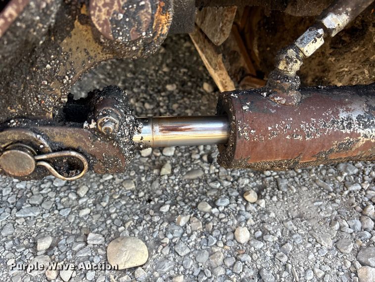 image for item EM6128 2012 Lee-Boy 8500B paver