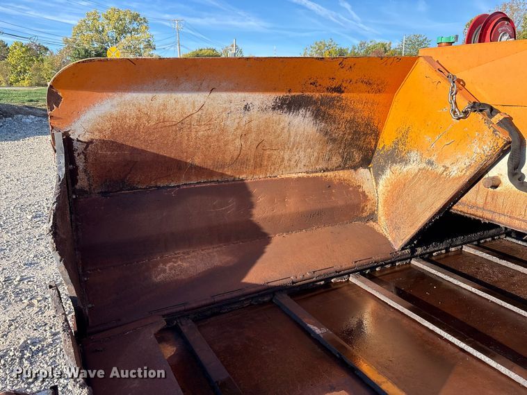 image for item EM6128 2012 Lee-Boy 8500B paver