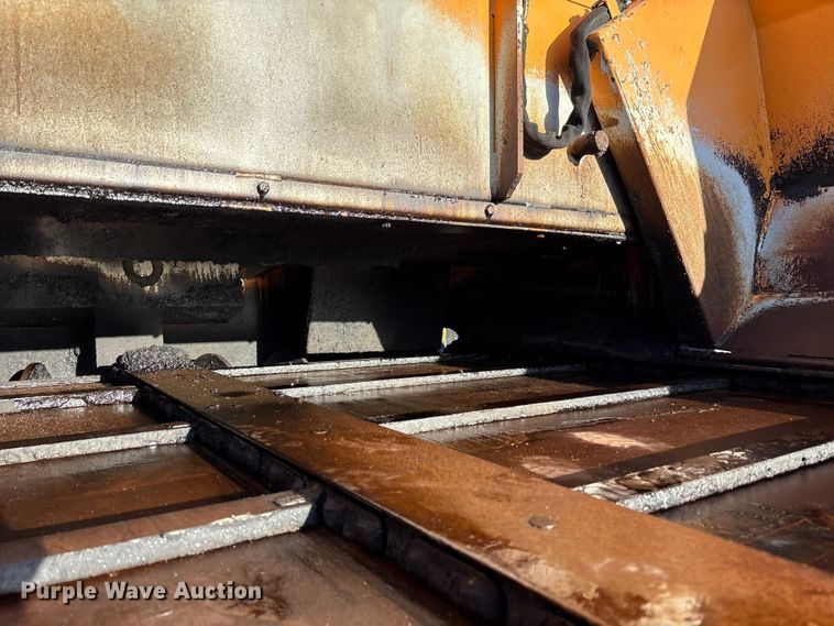 image for item EM6128 2012 Lee-Boy 8500B paver