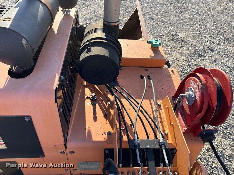 image for item EM6128 2012 Lee-Boy 8500B paver