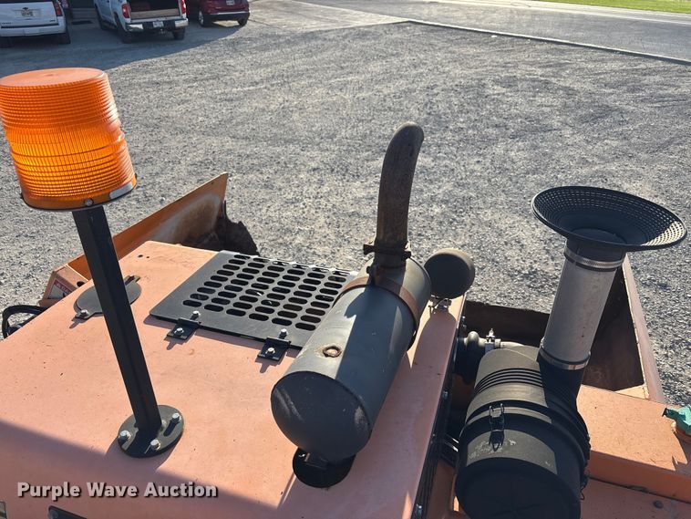 image for item EM6128 2012 Lee-Boy 8500B paver