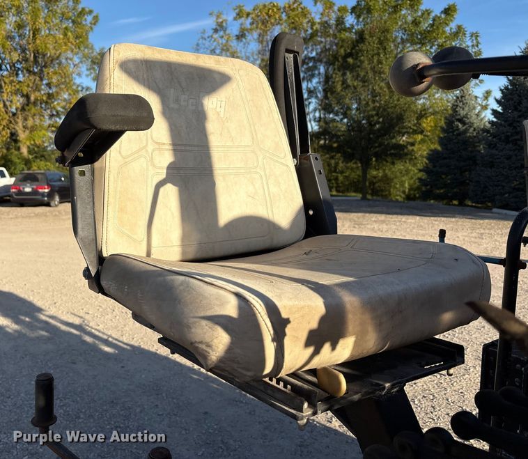 image for item EM6128 2012 Lee-Boy 8500B paver